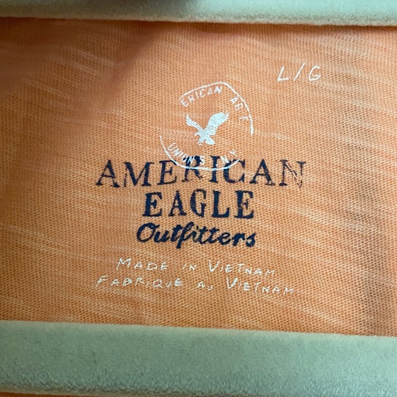 American Eagle Outfitters Orange V-Neck Statue of Liberty Graphic Tee - Picture 2 of 2